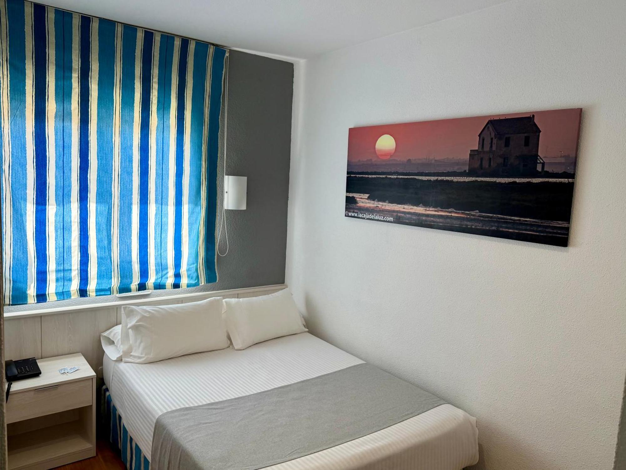 Hotel Neptuno San Pedro del Pinatar Quarto foto