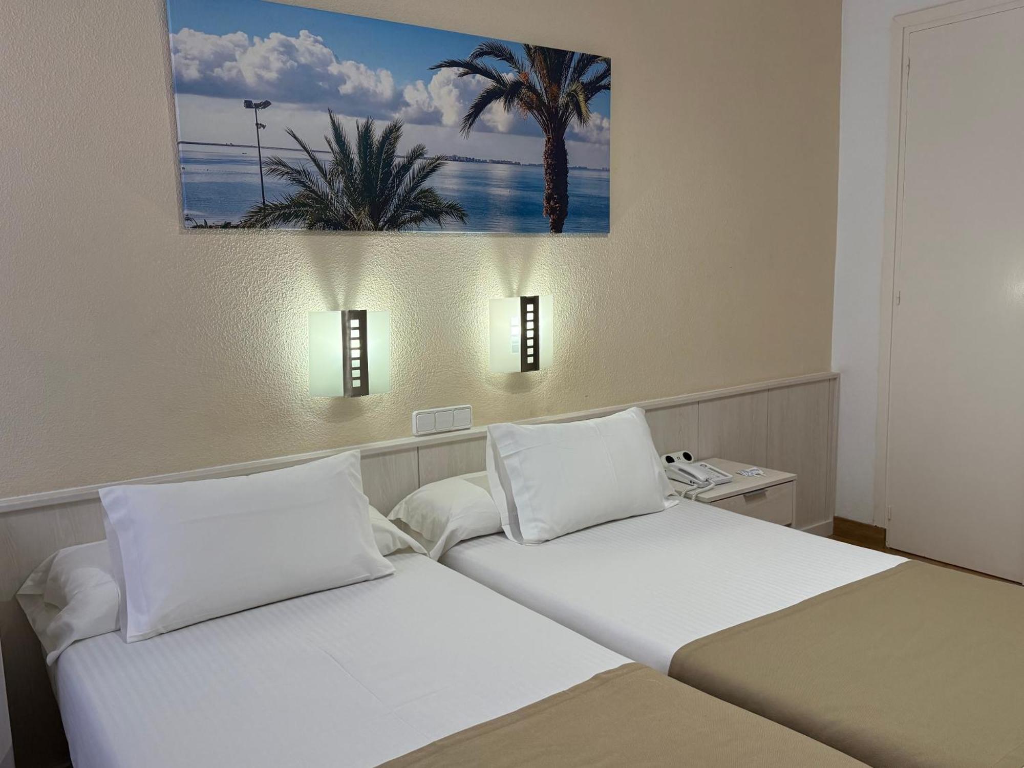 Hotel Neptuno San Pedro del Pinatar Quarto foto