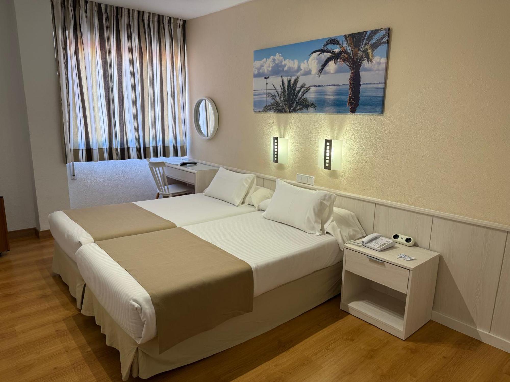 Hotel Neptuno San Pedro del Pinatar Quarto foto