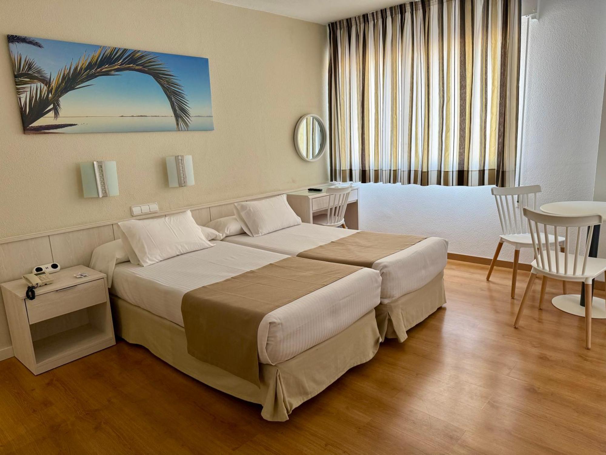 Hotel Neptuno San Pedro del Pinatar Quarto foto